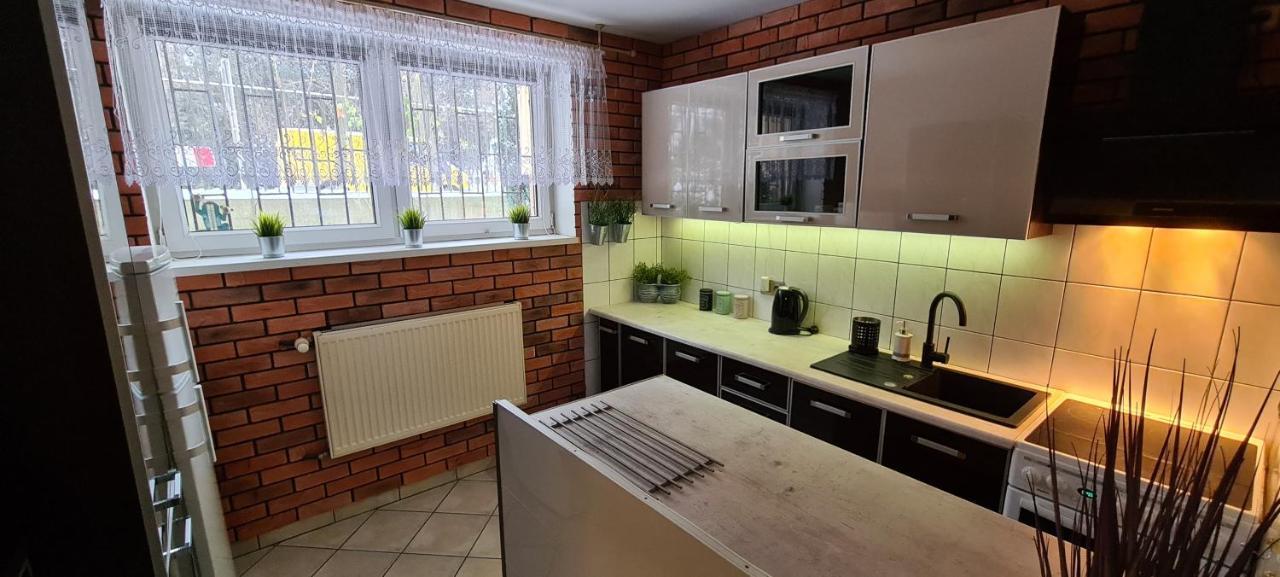 Quiet Basement Apartment بوزنان المظهر الخارجي الصورة