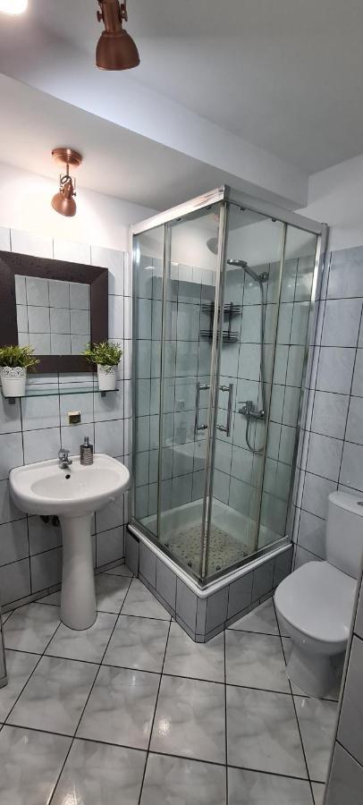 Quiet Basement Apartment بوزنان المظهر الخارجي الصورة