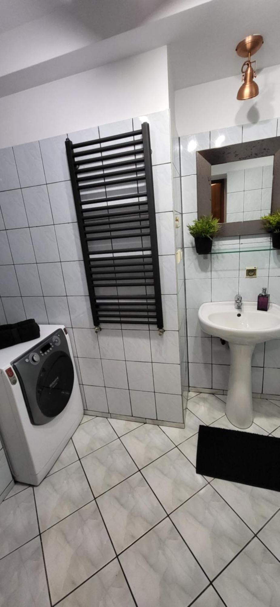 Quiet Basement Apartment بوزنان المظهر الخارجي الصورة