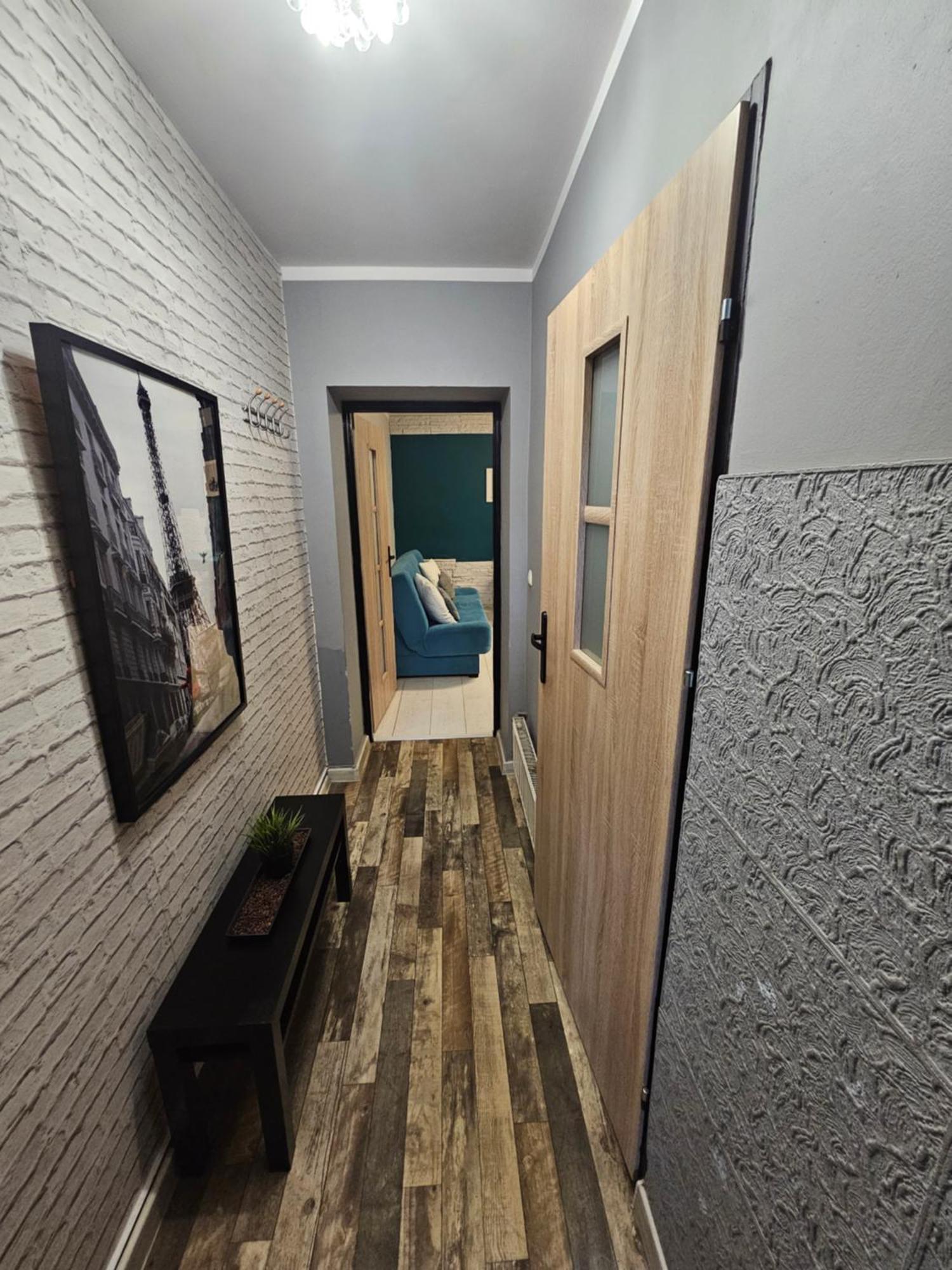 Quiet Basement Apartment بوزنان المظهر الخارجي الصورة